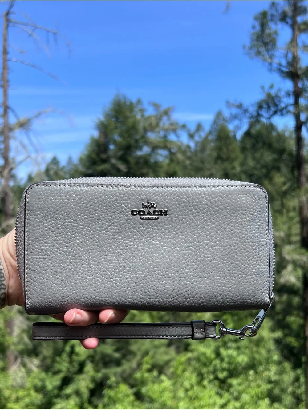 Coach accordion zip